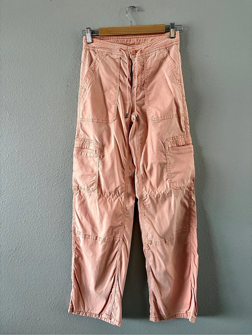 American Eagle Outfitters AE Stretch Super High-Waisted Wide-Leg Cargo Pant Pink